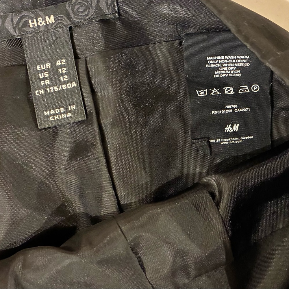 H&M Shimmering Black Midi Full Flare Skirt - Size: 12 - Picture 5 of 5